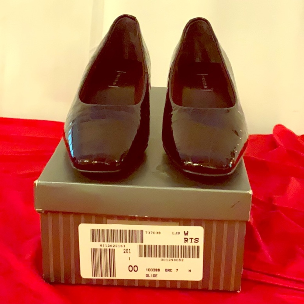 Nordstrom ~ Glide, Brick, Sz 7M